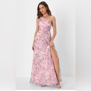 Lulus XL Floral Gown with slit. Perfect condition. NWT💗